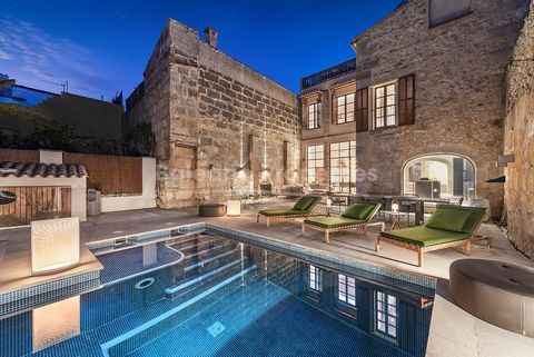 Exclusive 7 bedroom house with private garden, pool and terraces in Pollensa old town This magnificent town house , for sale in the heart of Pollensa, offers a stunning contemporary design, impressive architectural features such as decorative stone a...