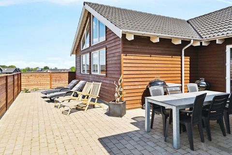 Poolhaus für bis zu 18 Personen! Liegt dicht am Strand von Skåstrup auf der Insel Fünen, nicht weit von beliebten Ausflugszielen und Sehenswürdigkeiten. Das attraktive Skanlux-Poolhaus bietet das ganze Jahr hindurch die Möglichkeit für einen aktiven ...