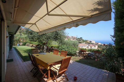 Porto Santo Stefano Inside one of the most exclusive condominiums in the country, with guard, swimming pool and tennis courts, surrounded by greenery and privacy, we offer a rare opportunity for a large apartment. It consists of: living room furnishe...