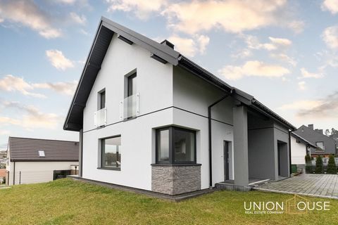 I am pleased to present for sale a unique detached house located in Libertów near Krakow. The property has been designed to resemble the house from Archon. HOUSE The property consists of two floors. On the first level there is a garage, a utility roo...