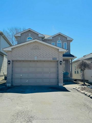 Discover this charming family home in a highly sought-after Oshawa neighborhood, close to schools and more. This house features 2 laundry rooms, 3 spacious bedrooms, 3 bathrooms, including a bonus bedroom and an additional 3-piece washroom in the bas...