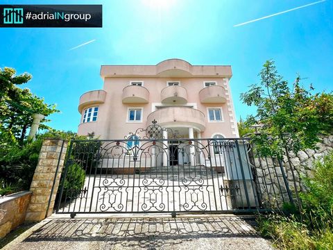 Čiovo (Arbanija) LUX VILLA ON HILL / PANORAMA / video - read the description - exclusive sale of the agency #adriaINgroup - the buyer pays an agency commission of 3% of the sales price Dear clients, viewing the property is only possible with a signed...