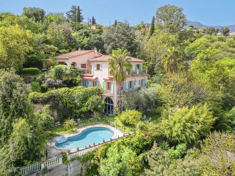 Discover this fabulous Provencal villa located in an attractive, peaceful and residential area of Menton, overlooking the Menton Bay! This property benefits from 4000 m2 of land with lush gardens, swimming pool, fruit trees, terraces, offering a harm...