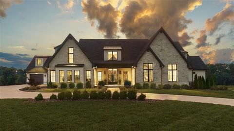Stunning, one-of-a-kind home overlooking holes 4-7 on Olde Stone's championship golf course. This gorgeous home offers luxury living at its finest. 9,822 finished sqft of living space, as well as an additional 1,365 sq ft unfinished in the basement. ...