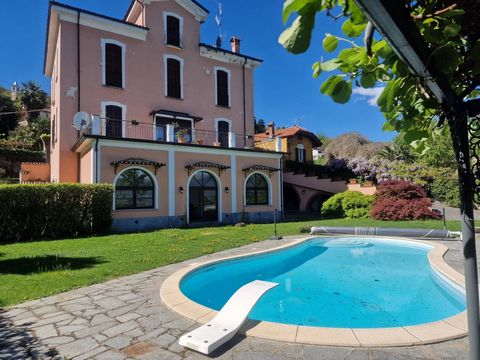 Portion of a period villa dating back to the early 1900s, which has retained its historical charm, while inside it was elegantly renovated in 2016. Located in an enchanting place, this villa offers approximately 350 square meters of internal surface ...
