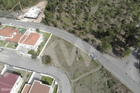 Fantastic plot totally for building independent single family villas. Situated in Palmeira de Faro, with stunning views, tranquility, easy access to the A28 and the center of Esposende. Area with several villas but with services and shops a few meter...