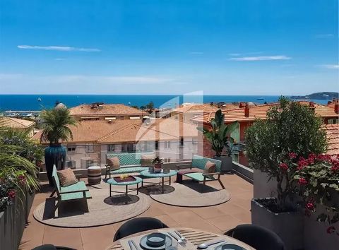 In a new prestigious residence in the heart of Beaulieu-sur-Mer and a stone's throw from the port and the beaches, this exceptional 5-room duplex apartment of 110m² consists on the 1st level of a living room/kitchen of 34m² opening onto a balcony of ...