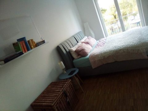 The accommodation is for max. 2 persons. It is flooded with light and was newly built in 2018. It is newly renovated and fully equipped. 2 bedrooms, 1 bathroom and 1 open kitchen as well as a balcony and public parking spaces are available. The hallw...