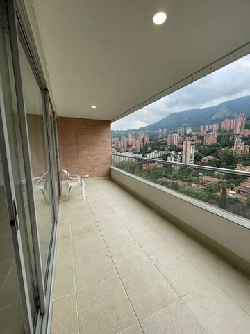 Spectacular Apartment between Loma de los Parra and La 34. Strategic point a few blocks from El Poblado Avenue and you can do everything walking, close to churches, supermarkets. Master bedroom with balcony, walk-in closet. 3 bedrooms each with full ...