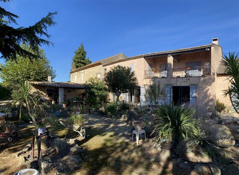 Privileged environment for this comfortable farmhouse of 270m2 of living space on land of more than 4ha. This building is composed, in its main part, on the ground floor of a kitchen open to a dining room and rustic-style living room with its beams, ...