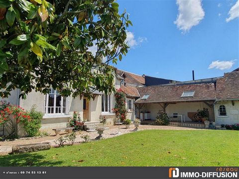 Mandate N°FRP149311 : Property approximately 210 m2 including 7 room(s) - 5 bed-rooms - Garden : 1000 m2, Sight : Garden. Built in 1950 - Equipement annex : Garden, Cour *, Terrace, parking, double vitrage, cellier, Fireplace, combles, Cellar - chauf...