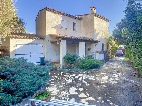 Exclusivity Cap d'Antibes house with on the ground floor: an entrance, a dining room, a living room with fireplace, an independent kitchen, a separate toilet, an office and a master bedroom with bathroom. Upstairs there are 2 additional bedrooms, one...