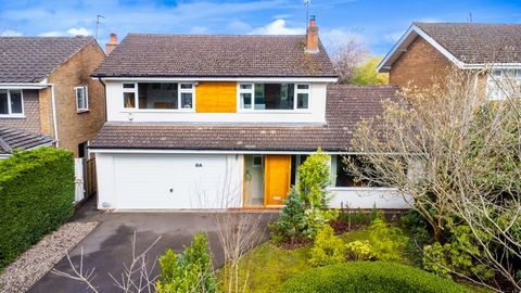 OPEN HOUSE EVENT - SATURDAY, 27th of APRIL 11AM - 1PM *Please call ahead to book your viewing time.* Set back behind a tall, mature screening and a generous private driveway, this fabulous detached contemporary style family home occupies a prime loca...