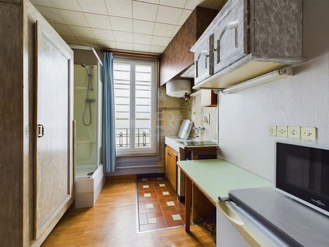 In der Rue du Faubourg Saint-Martin und in unmittelbarer Nähe der U-Bahn-Station Jaurès (Linien 2, 5 und 7) gelegen, präsentiert BR Immobilier dieses 9,52 m2 große Carrez Law Studio-Apartment auf einem Innenhof, das sich im 5. Stock ohne Aufzug befin...