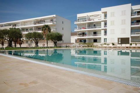 Located in Lagos. Condominium D. Manuel is based within the acclaimed Marina de Lagos with 5 blocks surrounding a large swimming pool and children´s pool. Lagos is a picturesque, century-old small town full of character and charm. The stunning apartm...