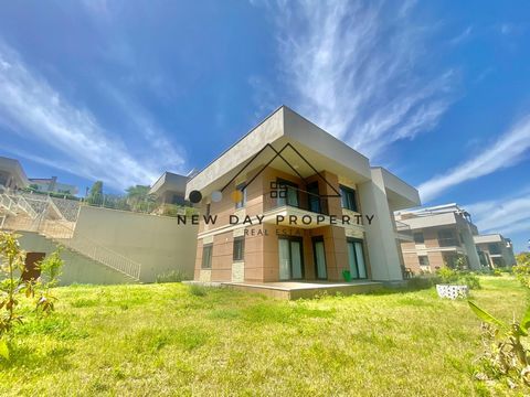 MODERN PRICE HAMMER! 4 ROOM SEMI-DETACHED HOUSE IN KARGICAK/ALANYA FOR SALE!   We are located on the hills of Alanya, where sea and nature unite and panoramic views do not want to end. From here you have the mesmerizing views over the city, the sea t...