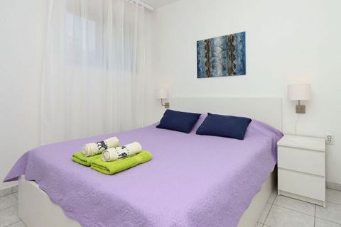 Comfortable apartment on Krk! The apartment is 70 square meters and offers space for up to 6 people. Excessed terrace with swing. A quiet place near the center and the city beach. We have a motor boat that we rent with a skipper. We strive to offer o...