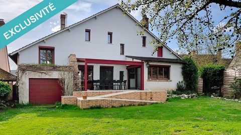 Ideal property of about 172 m² to gather his family in a privileged place or create a professional activity of bed and breakfast! Indeed its location and layout make this property a safe bet to welcome or work with confidence. A first level that allo...