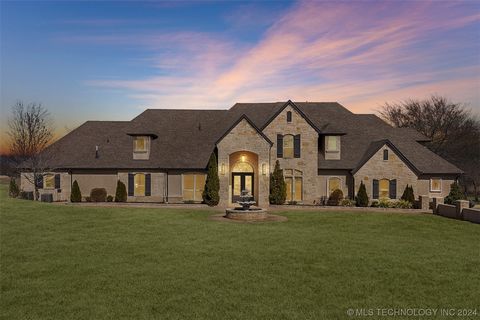 Updated Custom Built Luxury Home on 11.52 Acres. Gorgeous Views! Quiet Street with Asphalt Driveway. 2 Master Suites Down w/Enormous Closets and a Split Plan. Beautiful Entry w/Soaring Ceilings and Iron Entry Door. Study w/Built-In's off Entry. Beame...