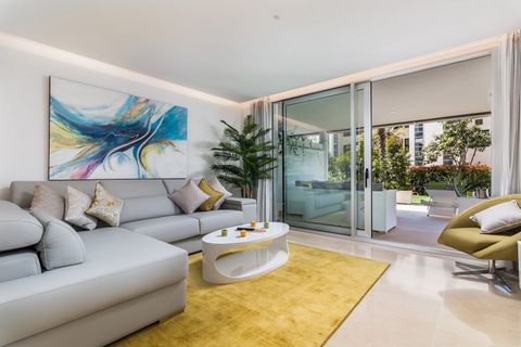 This brand new, recently completed, small development Royal Banus is perfectly located in Nueva Andalucia, very close to Puerto Banus, with its´ famous marina, shops, restaurants and amazing nightlife. The apartment has been furnished beautifully and...