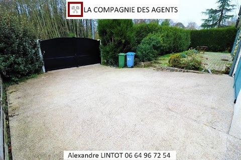 CONTACT ALEXANDRE LINTOT FOR ANY INFORMATION AT ... 5min from Dreux, in a quiet village, beautiful house including: - On the ground floor: beautiful living space of about 46m ² (entrance, living room, living room, kitchen) overlooking a large terrace...