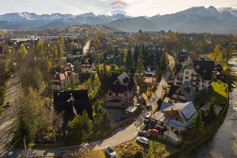 I would like to present a unique investment property with a view of Giewont, located in a quiet and beautiful part of Zakopane. The building on the plot with the registration number 155/6 is strategically located at the entrance to Zakopane, thanks t...