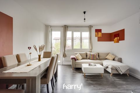 L'agence Harry Immobilier vous propose à la vente dans le quartier de palente/chailluz à BESANCON, un appartement T3 de 60 m2 en 1ére étage. Il se compose comme suit, une entrée avec un placard de rangement, une cuisine séparée / équipée et un coin l...