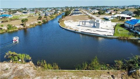 Great Location, Unit 51, Where you can build your dream home with an Intersecting Freshwater Canal as your view. The seawall is already in. Cleared and ready to build the home of your dreams, buy now and invest for the future. This lot has eastern ex...