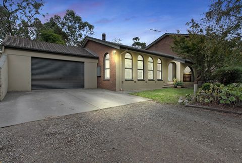 Encircled by 4.5 blissful acres (approx) with a vast veggie garden, a chook run, horse paddocks and a colossal machinery shed, this captivating property offers the ultimate treechange for families backdropped by fresh air and wide open spaces. Boasti...