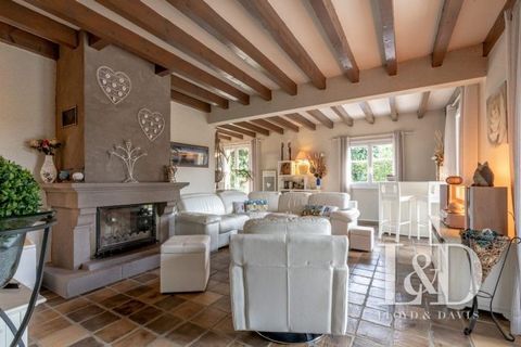 Nestled in a sought-after area of Ternay, this 153 m² Provencal house on a plot of land of 1231 m² is a real gem. This property is perfectly designed to accommodate a family looking for comfort and a pleasant living environment. As soon as you enter,...