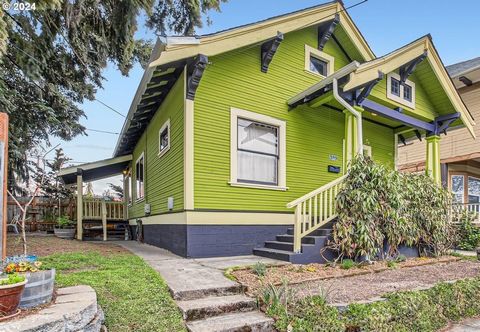Welcome home to this charming NE Portland abode, meticulously cared for and thoughtfully updated. The interior boasts a fresh and contemporary feel throughout with high ceilings, light and bright colors, original woodwork and natural lighting. Notewo...