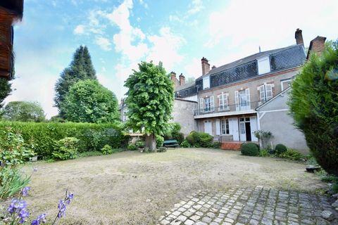 Dpt Loiret (45), à vendre ORLEANS maison P10 de 270 m² - Terrain de 460,00 m²
