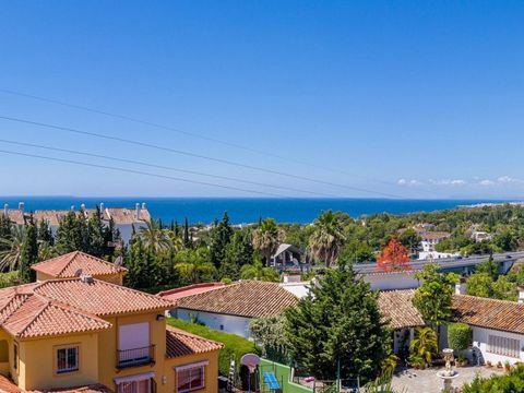 Dit exclusieve woonproject biedt 8 moderne, luxe villa's te koop aan. Gelegen in het hogere deel van Marbella, in de gevestigde buurt van Valdeolletas, op slechts een korte rit naar het centrum van Marbella en de stranden van de omgeving. De vil...