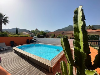 IF you will appreciate the calm and the proximity to schools and shops. This Single Storey Villa is made for you! 3 sides of 120 sqm on 375 sqm of land in a residential area with a breathtaking view of the Albères, an enthusiasm for the retina. The h...