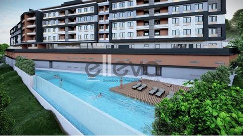 Fantástico apartamento de tipologia T2 inserido em condomínio fechado com piscina, localizado na Covilhã. Este imóvel ao nível do 4º andar é composto por um amplo Openspace com 18.55 m2 e acesso direto à varanda (7.45m2) e despensa (1.45 m2) e equipa...