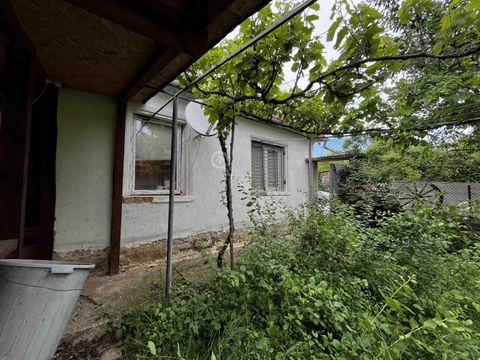 Imoti Tarnovgrad offers you a house in village of Gradishte, Gabrovo region. The village of Gradishte is a small and peaceful village 15 km from the town of Gradishte. Sevlievo and 20 km from the town of Sevlievo. Lovech. The offered property is loca...
