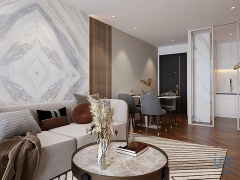 Apartamento T2 inserido no condomínio Nobel 41-85, localizado na zona das Antas, na cidade do Porto. O apartamento tem 91.22m2 de área privativa e é composto por, hall de entrada, sala comum que se prolonga através de uma fantástica varanda de 11.92m...