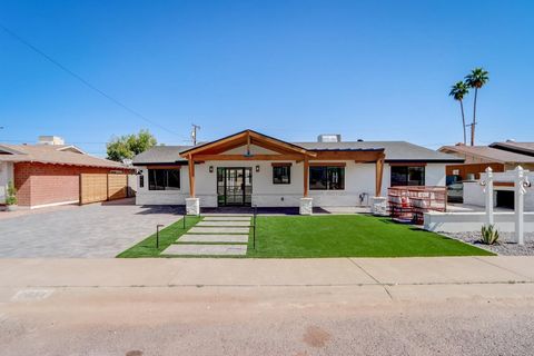 Step into this 2900 sqft luxurious masterpiece that has been completely remodeled in the heart of South Scottsdale, minutes away from the bustling activities of Old Town. As you approach, the home declares its uniqueness with a meticulously designed ...
