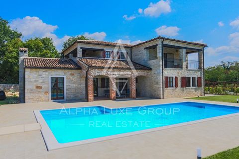Istria, Tinjan: Luxurious villa with private pool for sale Nestled in the serene village of Rajka in Istria, this exquisite stone villa stands on a sprawling 1,772 m² plot, offering a blend of traditional charm and modern amenities across two floors....