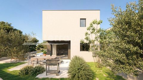 À Brodarica, une maison jumelée avec piscine dans un endroit calme est à vendre. Il fait partie du bâtiment qui est actuellement en construction et l’achèvement des travaux et de l’occupation est prévu en 2024. Il est situé dans un endroit calme, à s...