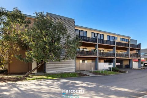 Calling all first home buyers and investors! This gorgeous, contemporary apartment offers low-maintenance and convenient living at your doorstep. Find yourself positioned just moments away from Epping North shopping precinct, local restaurants/ super...