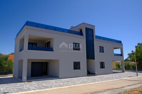 Location: Zadarska županija, Vir, Vir. ZADAR, VIR - Exclusive Offer: Penthouse on Vir with Sea View! K3 A luxury penthouse for sale on the beautiful island of Vir, ideal for those looking for top comfort and a beautiful view of the Adriatic Sea. This...