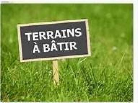 Situé dans le charmant village de Commer, à seulement 5 kms de Mayenne, ce terrain de 1070 m² offre un cadre de vie idéal. Commer est une commune dynamique de 1200 habitants, dotée d'écoles et de toutes les commodités nécessaires au quotidien. Vous t...