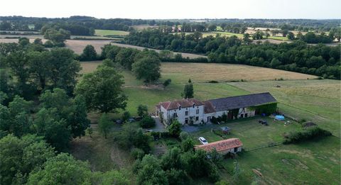 Maison de 6 chambres avec gîte de 2 chambres, 40 hectares de pâturages et bois