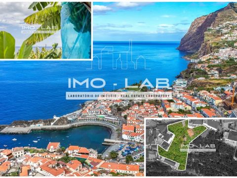 Come and see this Building + Land with 1373m2 in the Palmeira area, in Câmara de Lobos. Close to all services, with an unobstructed sea view. Being 5 minutes from the centre of Câmara de Lobos. Data: -> 20 meters of road frontage; -> '2' Maximum Land...