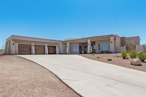 Welcome home! This charming residence boasts a perfect blend of modern and elegance.Step in to discover an open concept layout, with 12 ft ceilings and abundant natural light. The spacious living room offers an indoor and outdoor area.The custom kitc...