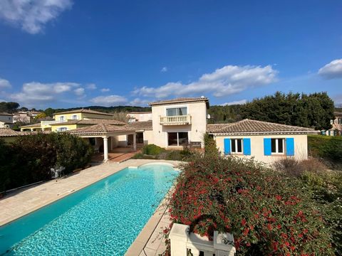 Grande maison provençale, piscine et jardin arboré