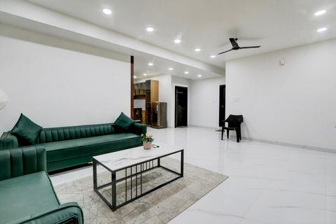 Situé à Hyderabad, à moins de 11 km de l'ISB et à 19 km du fort de Golkonda, le Palette Chanda Nagar Near GSM Mall propose des chambres climatisées avec salle de bains privative. Cet établissement propose notamment un service d'étage, une réception o...