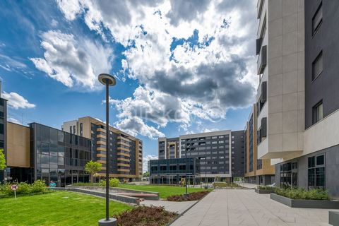 www.biliskov.com ID: 15084 Donje Svetice, Charles Darwin Street A garage parking space with an area of 13.62 m², located in a closed underground garage complex on the -2 level of a building constructed in 2023. This is a VMD commercial-residential bu...