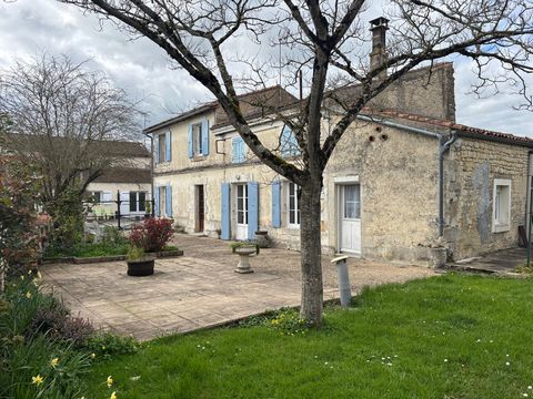 Maison à vendre 4 pièces SAINT JEAN D'ANGELY Proche (17)